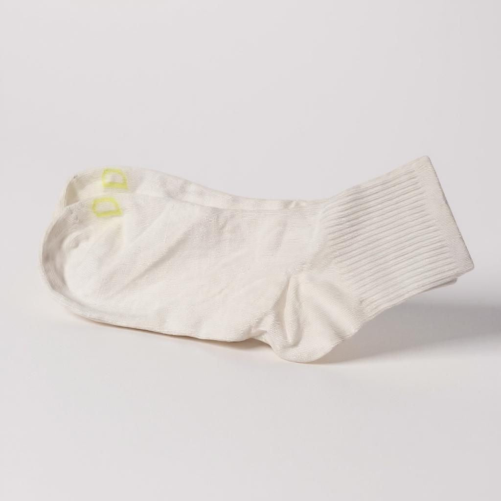 WOMEN'S WHITE SOCKS - 6 PAIR PACK