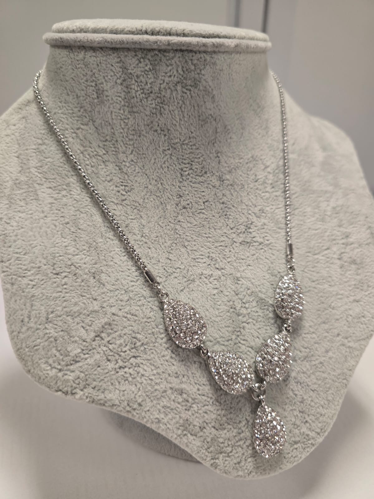 SILVER-PLATED PENDANT NECKLACE